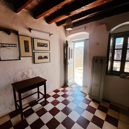 Stunning Town-house In Chora,