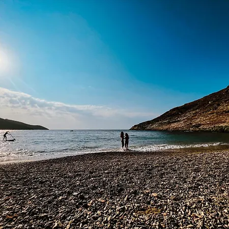 Stunning Town-house In Chora,
